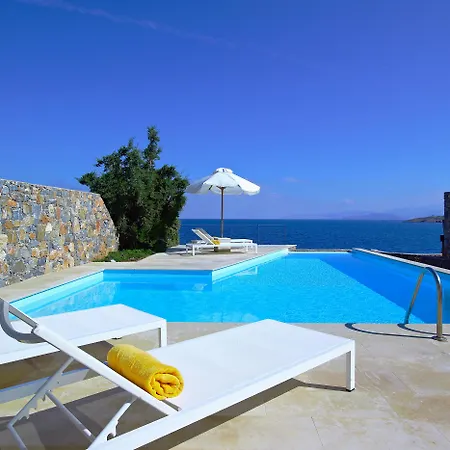 Üdülőközpont St. Nicolas Bay & 5*