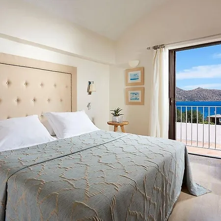 St. Nicolas Bay & Üdülőközpont 5*
