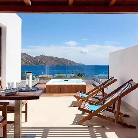 St. Nicolas Bay & 5*