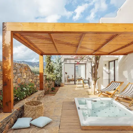 Üdülőközpont St. Nicolas Bay & 5*