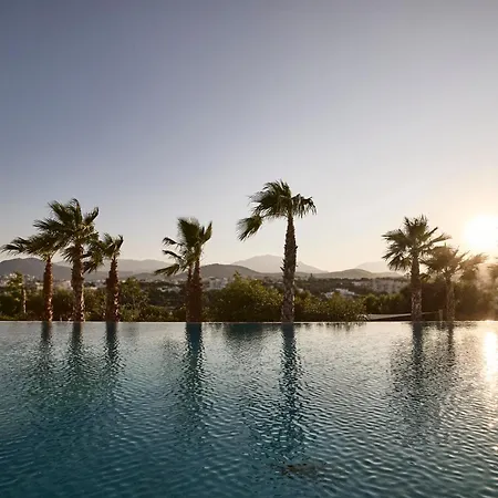 Üdülőközpont St. Nicolas Bay & 5*